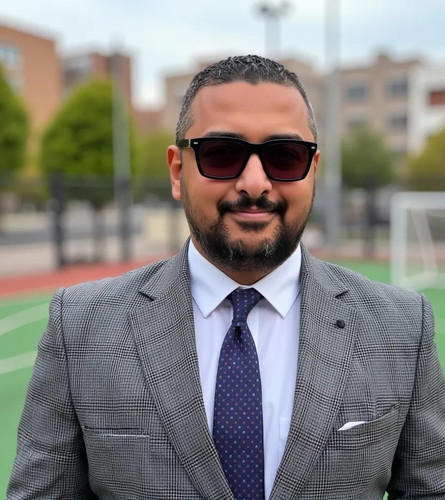 The image shows a man at 40 years old his weigh... (26) 1.jpg