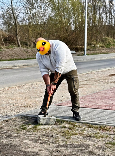 GoWvNvsWAAAZsLx.jpg