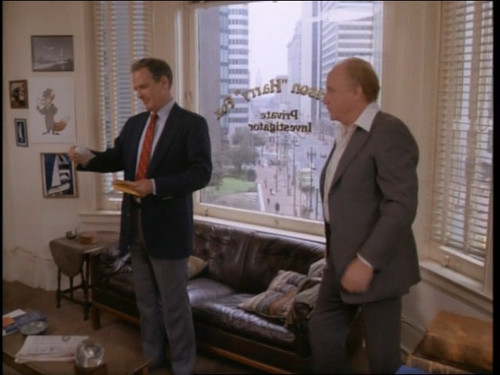 cap Crazy.Like.A.Fox.S01E01.Pilot.WEB DL.AAC2.0.H.264 BTN 00 00 20 02.jpg