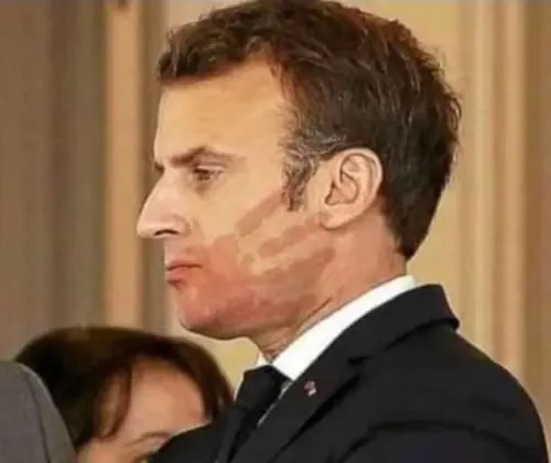 macron.webp
