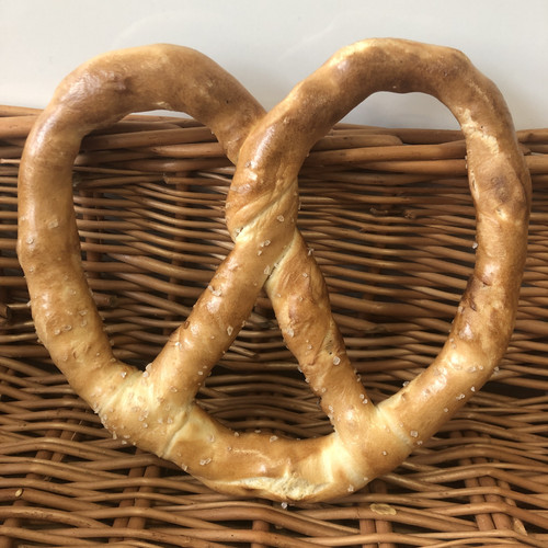 precel tradycyjny z solą morską.jpg