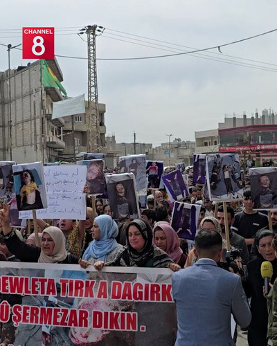 VNaFye77f6bQAxKU.jpg