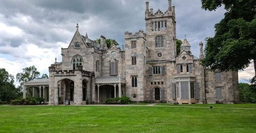 20 Most Opulent Gold Coast Mansions Built by Americas Wealthiest and Most Influential Families.jpg