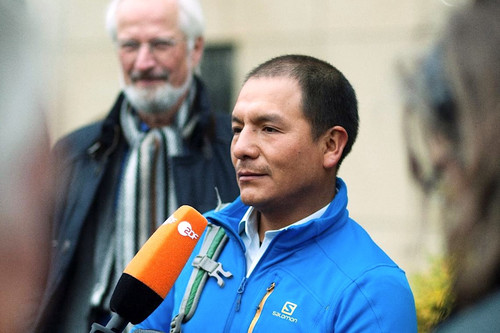 GmP JiYbYAEyH82.jpg
