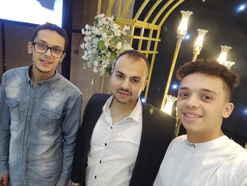 احمد ياسر واخواته عبد الله وعبد الغنى.jpg