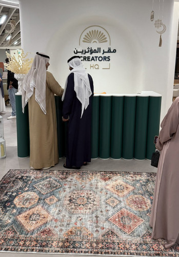 GmQ543hbUAAFSf5.jpg