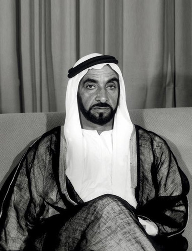 GmJ5IRuWkAAh8Wz.jpg
