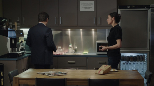 The.Bureau.S04E01.Epizoda.1.1080p.SKST.WEB DL.CZ FR.DD+5.1.H.264 TreZzoR.mkv snapshot 22.14 [2025.03.jpg