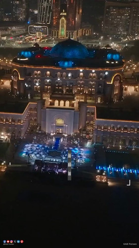 8 OHZtBgJyk8Z4LO.jpg