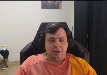 L7 EeLxTOyl45F7p.jpg