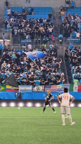 EkBGHsL7fxSTrS p.jpg