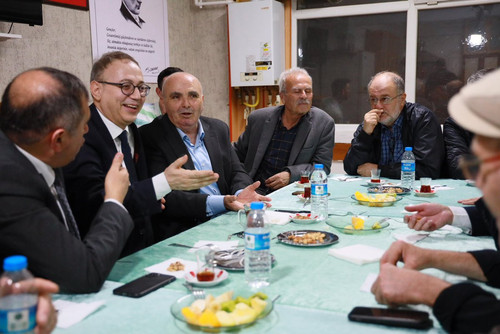 GmRJMd0XYAIskH5.jpg