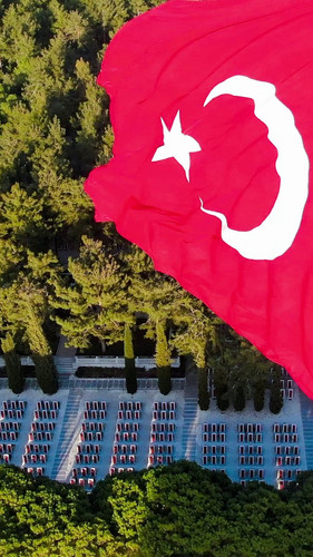 rcL78E8BAdFAeGJJ.jpg