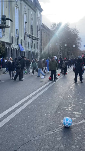 F1c97aWyIk4 u7Vg.jpg