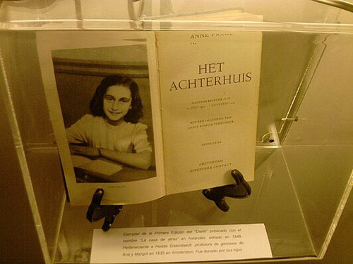 GmTkOeJasAAZ8hS.jpg