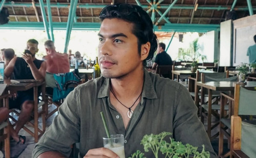 BEN AMIR KEKASIH PULAU SIERGO.jpg