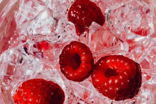 kaboompics raspberry lemonade with rosemary 23775.jpg