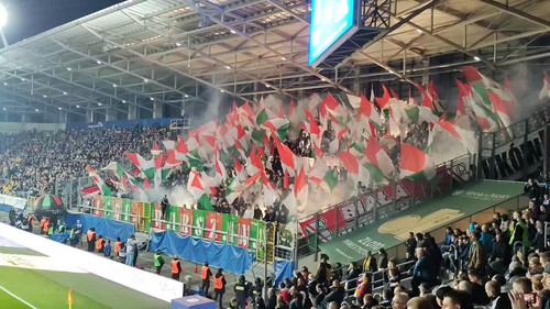 wHsjRNfpE25GiC y.jpg