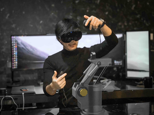 questpro Original.jpg