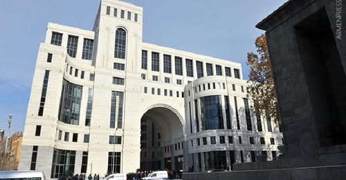 1038915158751370412?url=https%3A%2F%2Fwww.1lurer.am%2Fimages%2Fnews%2F47%2F233280%2Ff62fb8eef97d81 6.jpg