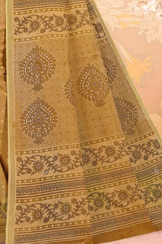 URTA PANKHI Marigold Pallu View.png