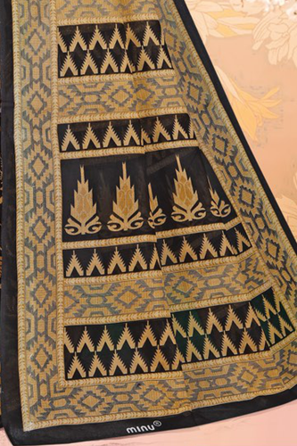URTA PANKHI Wood Bark Pallu View.png