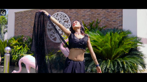 Aaisha Raj 2.1.jpg