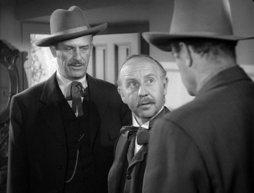 cap Masked.Raiders.1949.DVDRip.x264 Flipper 00 31 07 03.jpg
