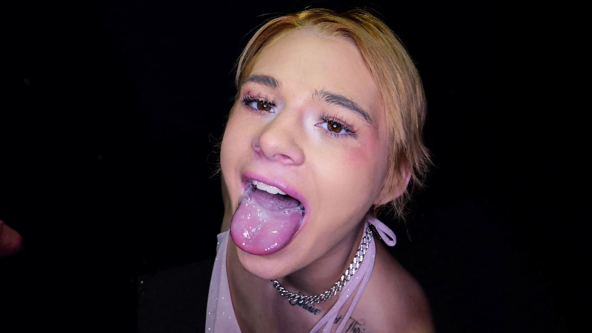 GloryHoleSecrets 25 05 16 Chloe Knoxs First Gloryhole [ 1080p]