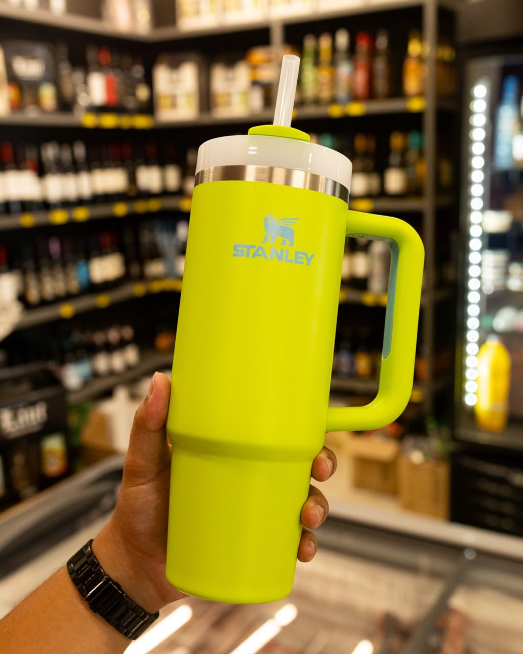 Stanley – Copo Quencher H2.0 FlowState 887ml – Copo de aço inoxidável com tampa, isolamento a vácuo, para água, chá gelado, café, smoothies e muito mais, Bright Lime