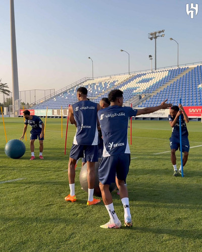 dCArM7dE7 vHbKEZ.jpg