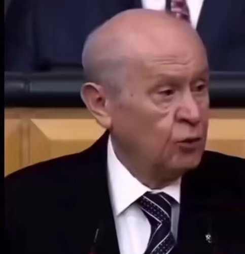 Q EeYcReEsgM9TTY.jpg