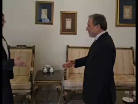 Q1rbNFTYSZLJX0lr.jpg