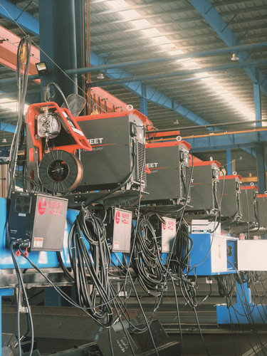 Megmeet full digitical robotic welding machines in Honglu production line.jpg