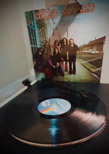 b63FS6Qyurm8FR8 .jpg