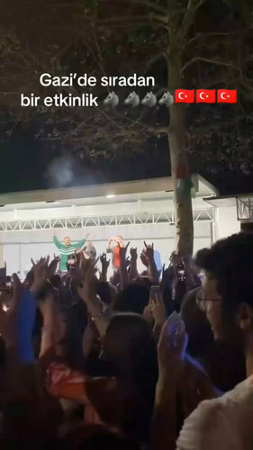 ylb9OdAG2uYXfw2m.jpg