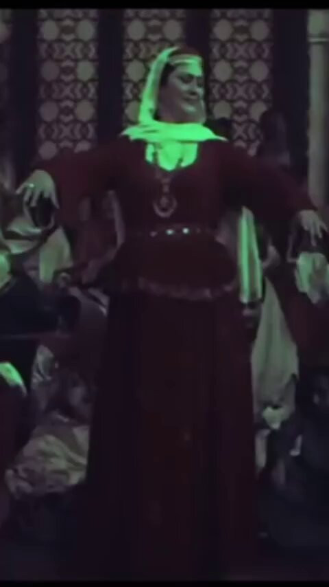 KeSNlVPNlCKUlx6y.jpg