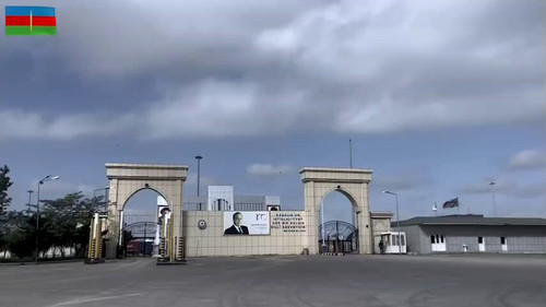 6AaXaQ24nErCAd F.jpg