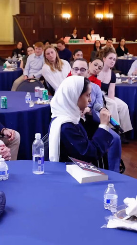 6QdMYnbvt2 EFpAA.jpg