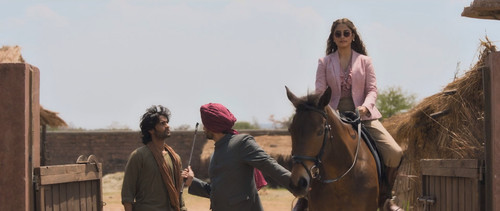 Azaad.2025.1080p.WEBRip.x264.AAC5.1.mkv snapshot 00.06.15.126.jpg