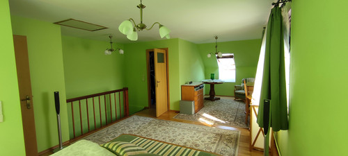 bedroom upper 1.jpg