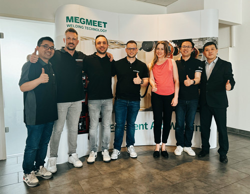 Megmeet Welding Technology team and Sytech team.jpg