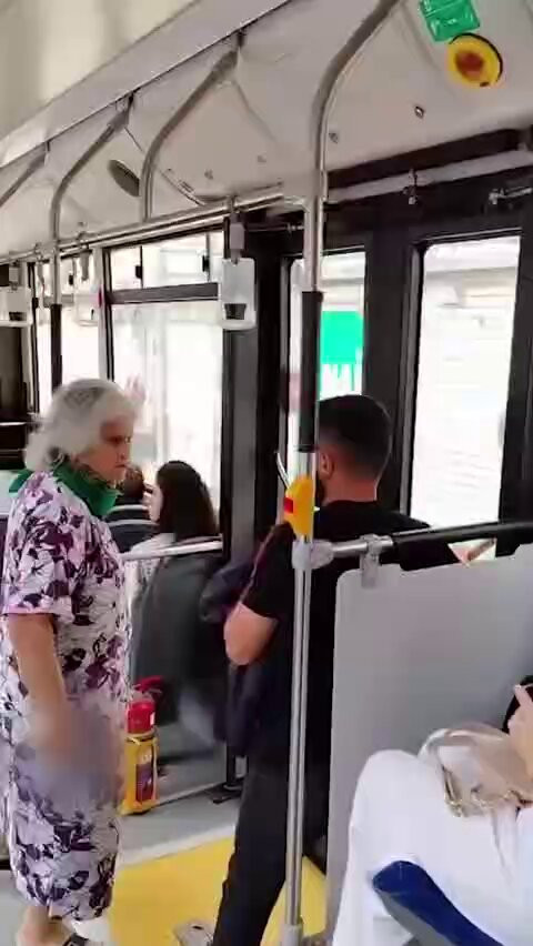 QiGQnLWM1cdC1mEv.jpg