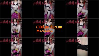 حصرى – شرموطه مصريه امنيه عشرينيه اوزى قمر بتعرض لعشيقها فى اوضه نومها وامها عماله تزعق بره فى الصاله