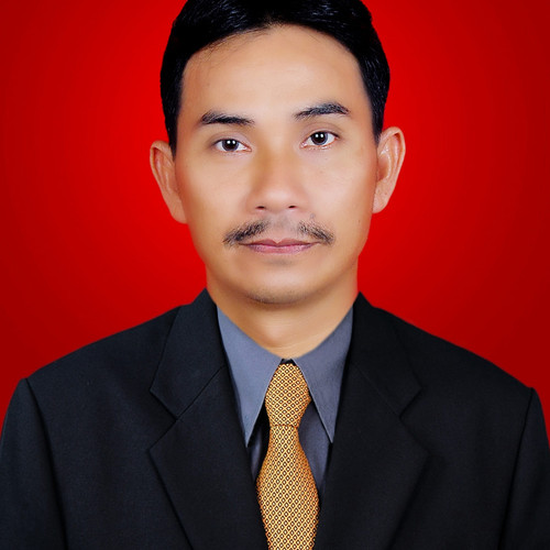 Pak Kepsek Sadiyo.jpg