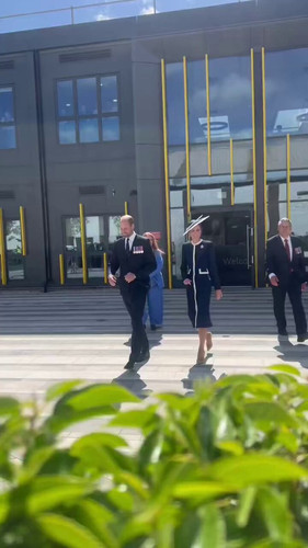 COSTktn Yge4viPs.jpg