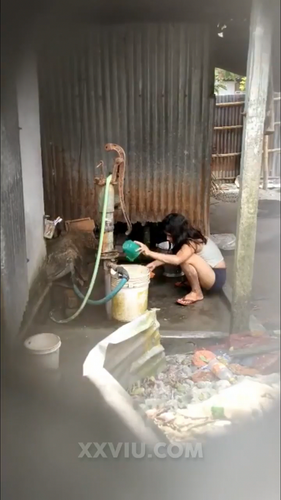 screenshot Desi girl outdoor bath 1743168150099.png