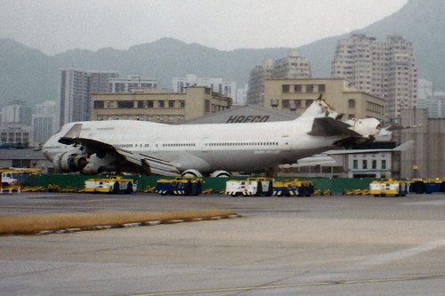 Untitled (China Airlines) Boeing 747 409 B 165 (23222709894).jpg
