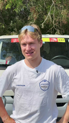 G6UFQ63WJ9 BlOV6.jpg