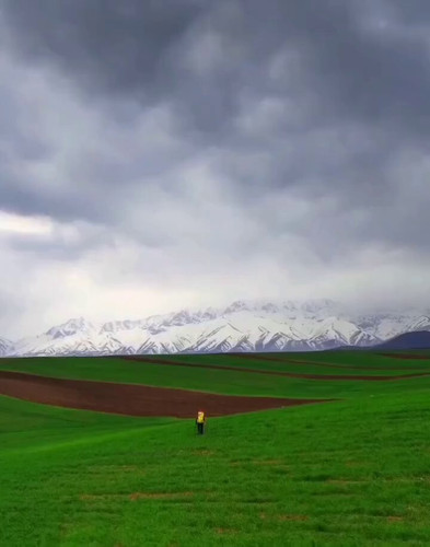 EGxPhmK499e85j p.jpg